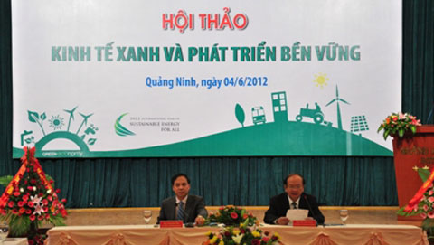 Thứ trưởng ki&ecirc;m Tổng cục trưởng B&ugrave;i C&aacute;ch Tuyến ph&aacute;t biểu tại hội nghị Kinh tế xanh